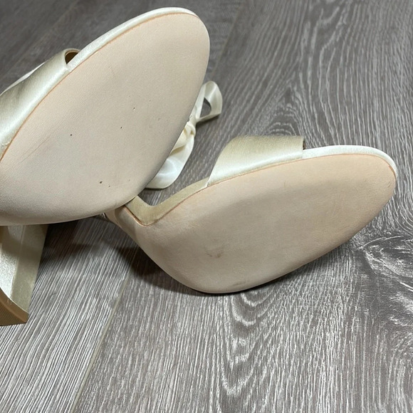 NEW Badgley Mischka Everafter Embellished Blocked Heel Sandal in Ivory Satin 8.5 - Picture 8 of 14